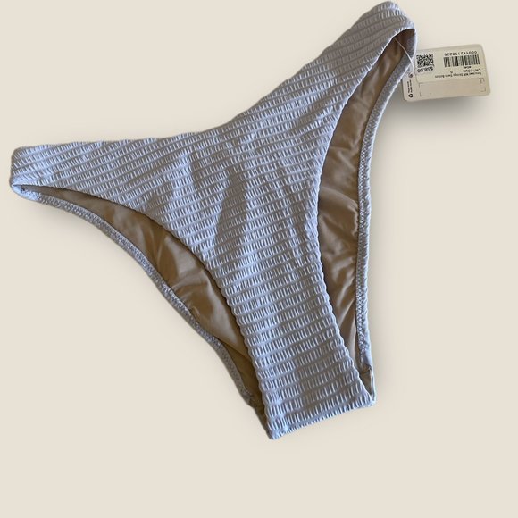 Lululemon Smocked Textured Mid-Rise Skimpy-Fit Swim Bottom Sz 6 - Picture 1 of 5